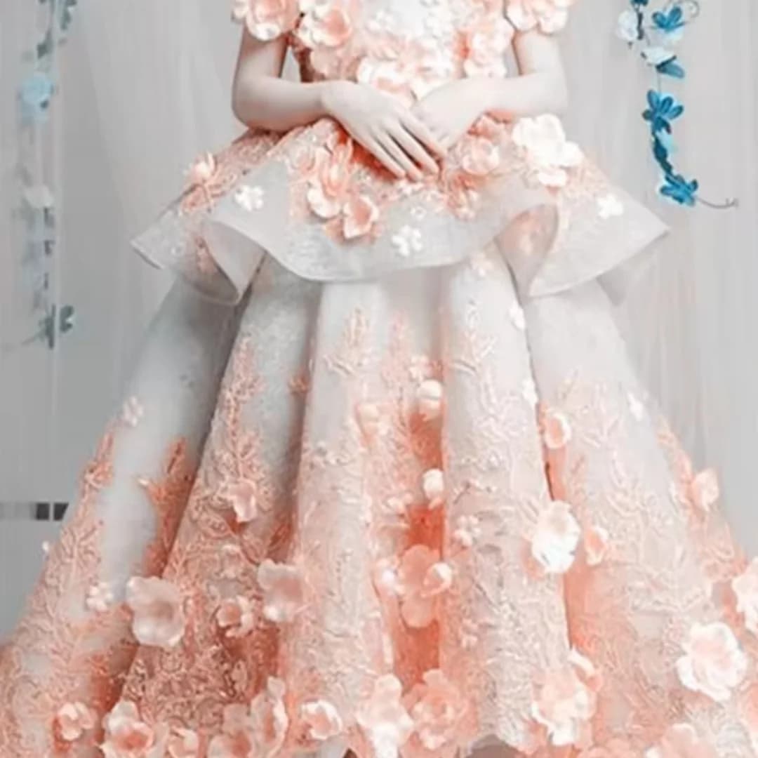Lussuoso abito rosa da damigella d'onore, soffice vestito da principessa per bambina a maniche corte in tulle lungo fino al pavimento, abito personalizzato per feste