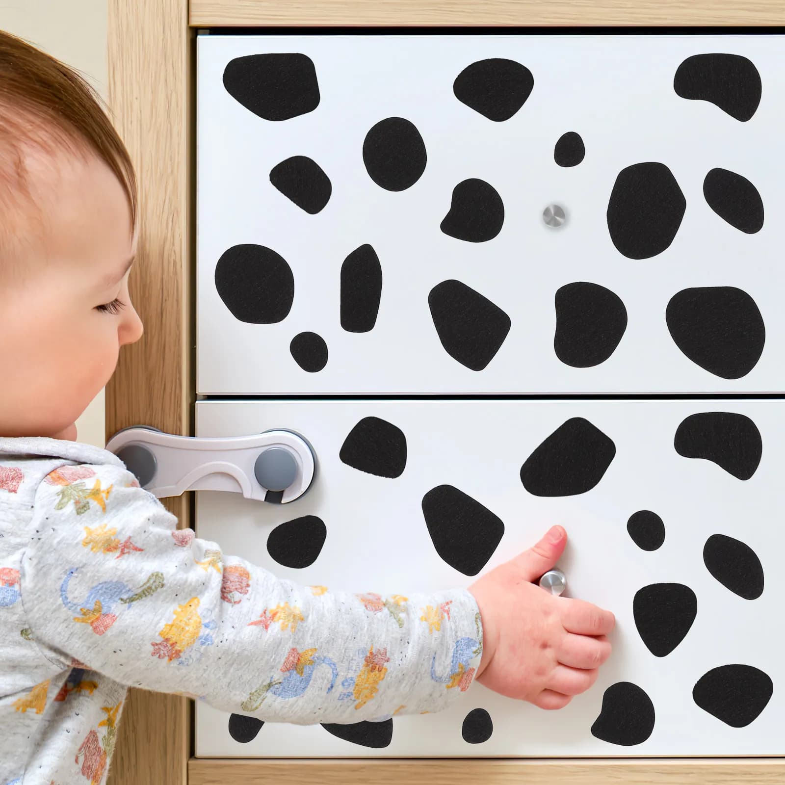 6 Fogli di Feltro Nero a Forma di Mucca, Accessori Adesivi Fai-da-Te per Vestiti, Fermagli per Capelli, Decorazioni Murali e Artigianato