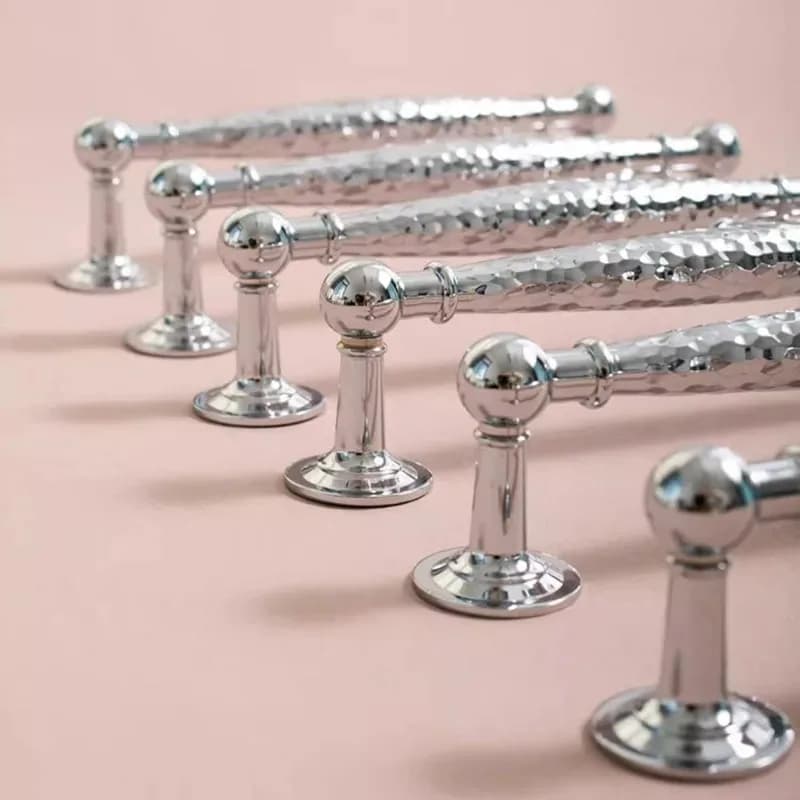 Maniglie per Cassetti in Cromo Lucido / Maniglie per Porte di Armadi in Ottone Massiccio con Motivi Martellati, Accessori per Mobili e Cucina