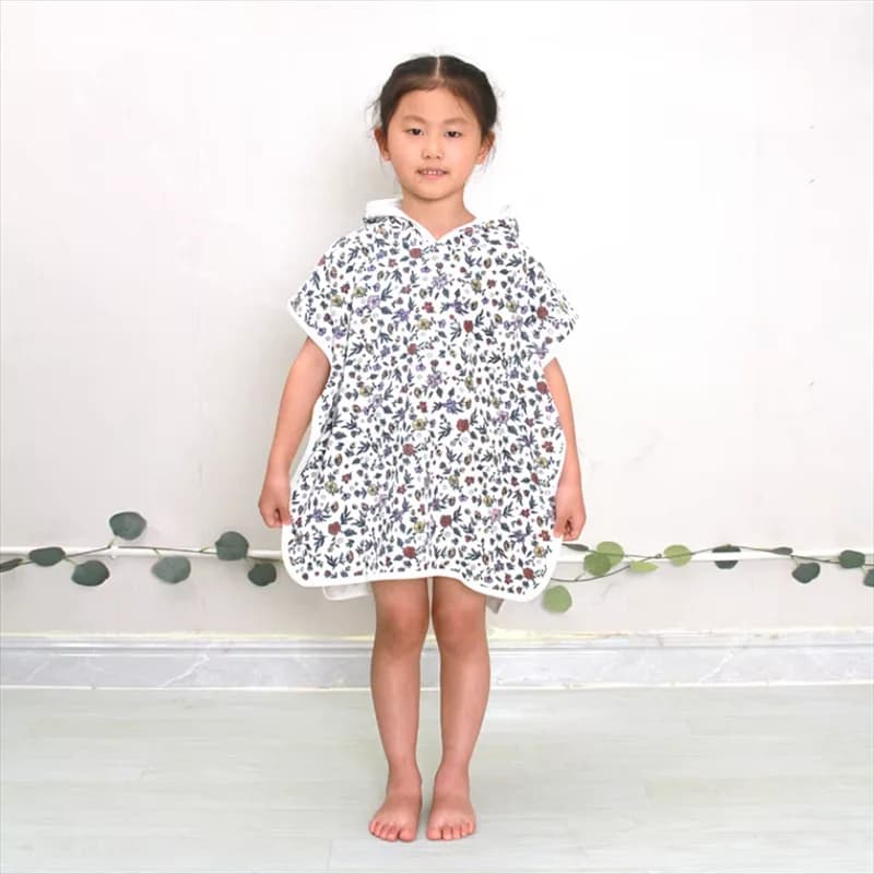 Soft Bathrobe with Baby Hood, Bath towel in Righe, Bathrobe Assorbent for Boys and Girls, Baby Swimming Cover