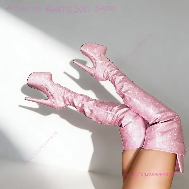 Stivali alti fino alla coscia con lacci in pelle verniciata rosa glitterata, Sugarbaby, scarpe da pole dance con plateau e tacco 20 cm (8 pollici) con zip sopra il ginocchio.