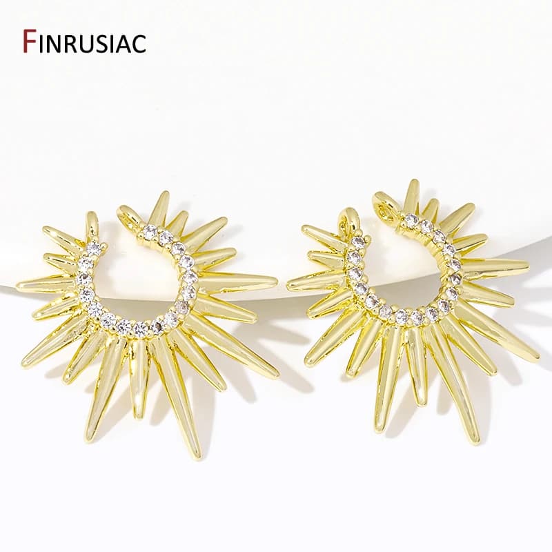 Collana di moda che fa accessori ciondoli da sole in ottone placcato oro 18 carati, ciondolo da sole in zircone intarsiato per forniture per la creazione di gioielli fai da te