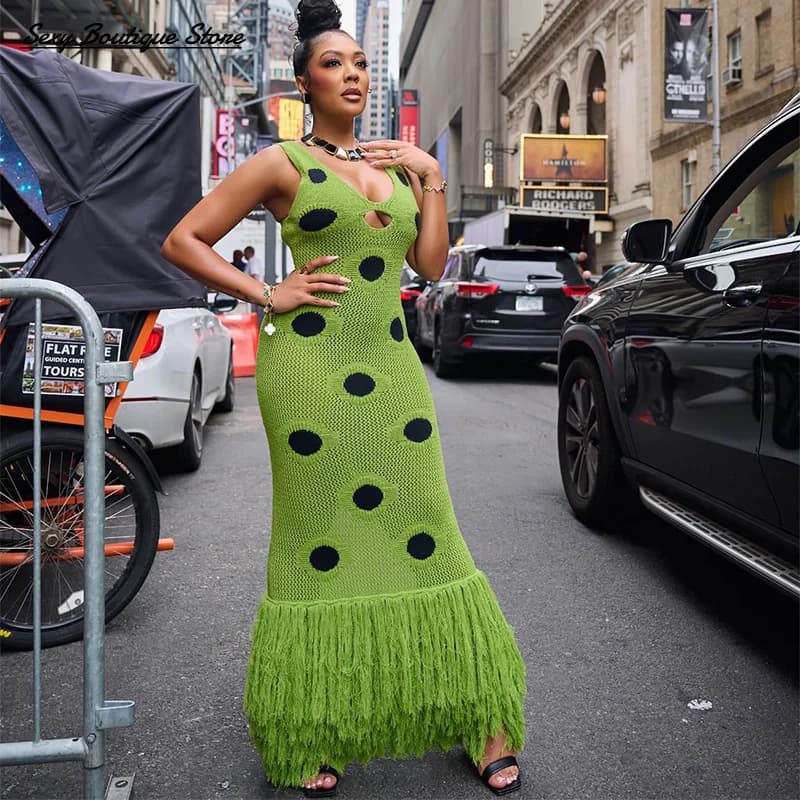Long dress knitted transparent sexy woman digs out neck deep dresses with tassel fork fork party dresses 2025 new club dress Lady