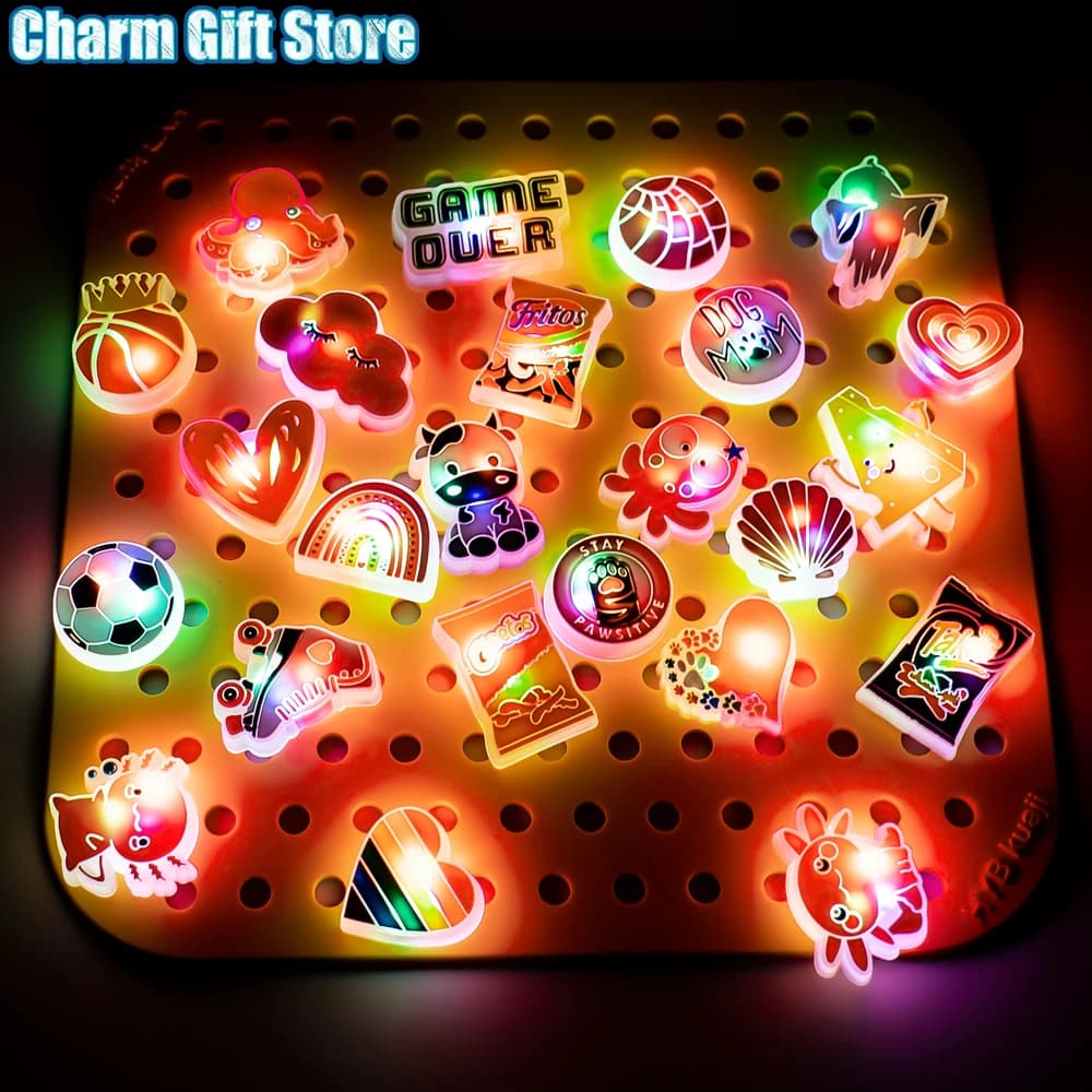 1 pz Simpatici Animali LED Zoccoli Pendenti e Ciondoli Mucche Salamandre Calamari Pendenti e Ciondoli per Scarpe da Basket Decorazioni per Scarpe Cuore Nuvole Clip Jeans pendente