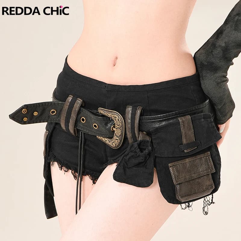 REDDACHiC Pantaloncini jeans cargo da donna con orlo grezzo Tasche con cintura in pelle vintage Pantaloncini di jeans a vita bassa con borchie Abiti occidentali estivi caldi