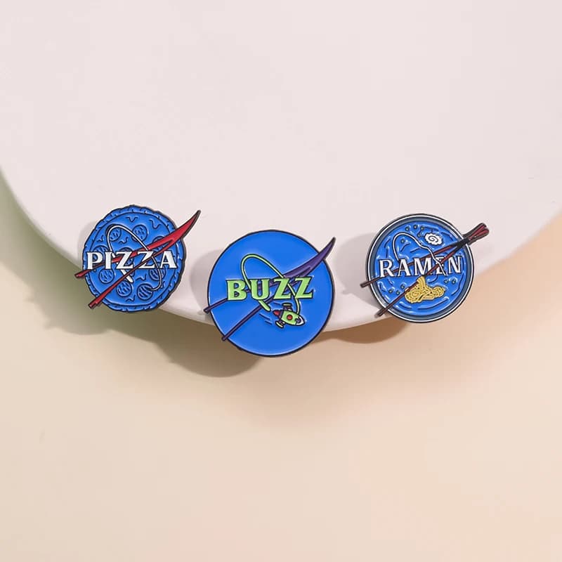 Pizza Ramen Universe Planet smalto spille vestiti zaino risvolto distintivo gioielli spille in metallo accessori regalo per bambini amici