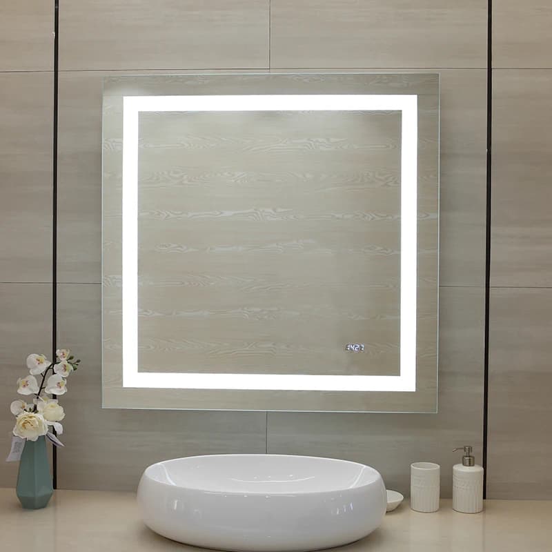 Specchio LED per bagno Hotel personalizzato Rettangolo moderno Impermeabile IP44 con touch screen illuminato per TV Antiappannamento intelligente a parete