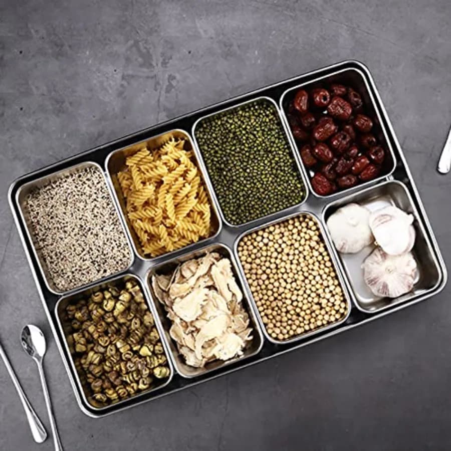 Organizzatore per condimenti a 8 scomparti, set di contenitori in acciaio inox con coperchi e cucchiai per sale, snack, farina e alimenti secchi
