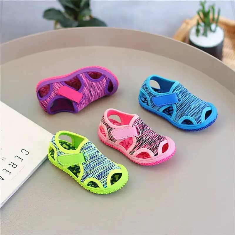 Kids sandals for boys and girls, sports sandals with summer tips, beach shoes