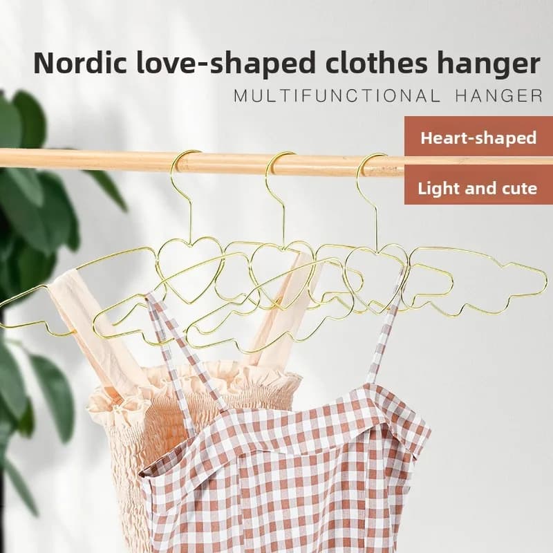 Appendiabiti Creativo a Forma di Cuore in Ferro Battuto, Elegante Espositore per Vestiti, Scaffale Multifunzionale Senza Tracce per Negozi di Abbigliamento