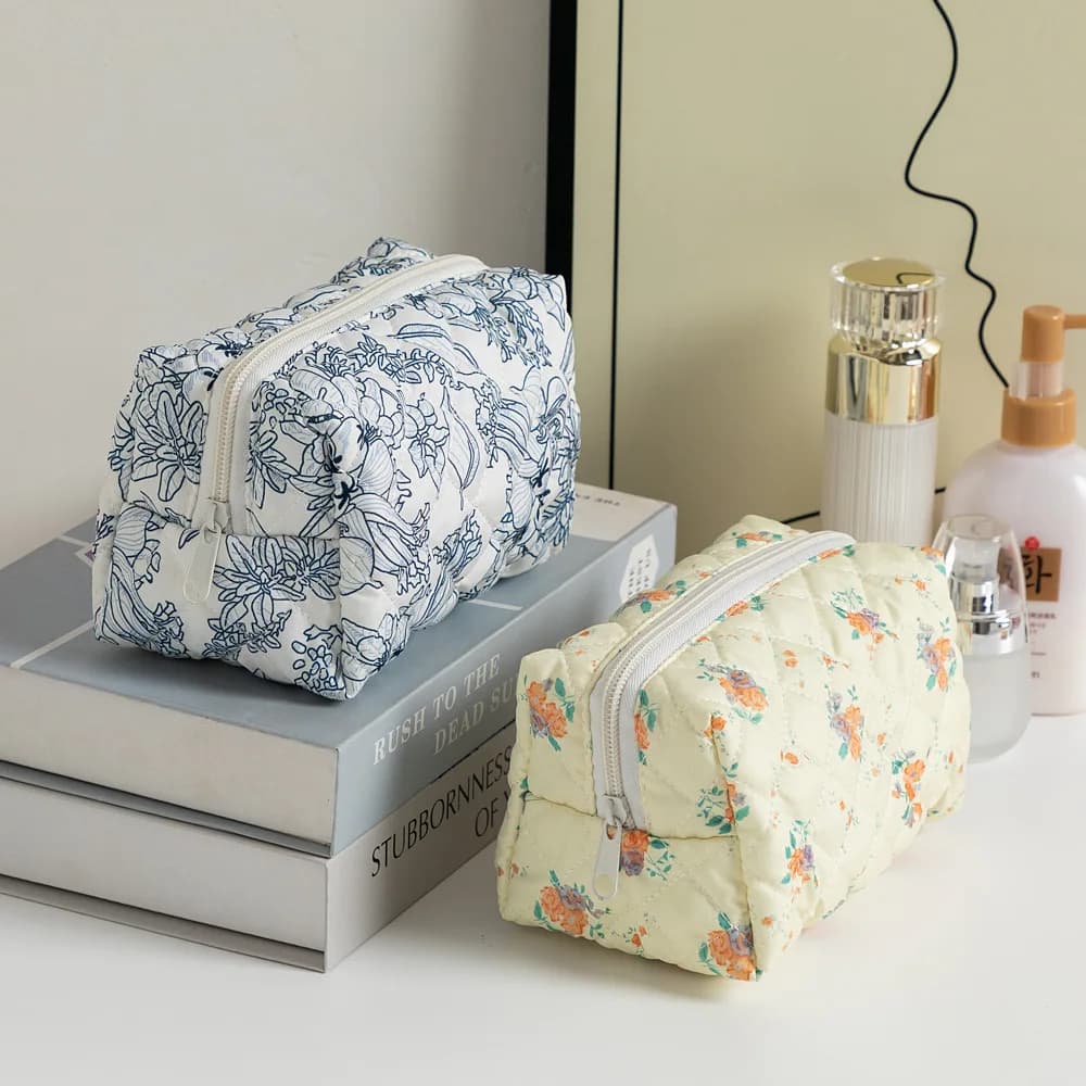 Custodia per trucco da viaggio Borsa per trucco floreale trapuntata Borsa per rossetto Borsa per trucco compatta da donna per viaggi di uso quotidiano