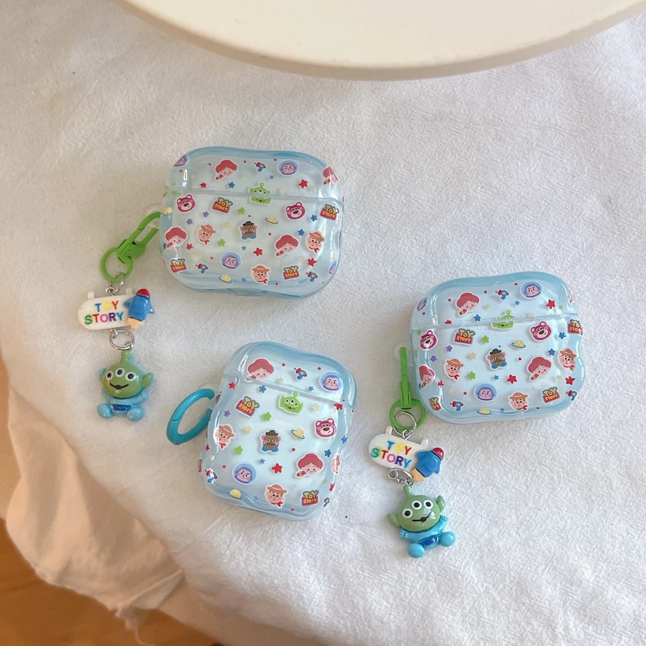 Cartoon Toy Story pendant for AirPods 4/1/2/3 Pro 2/3, Anti-Caduta Protection for Headphones, Interior Screen Design with Woody, Buzz, Lotso and Alieno