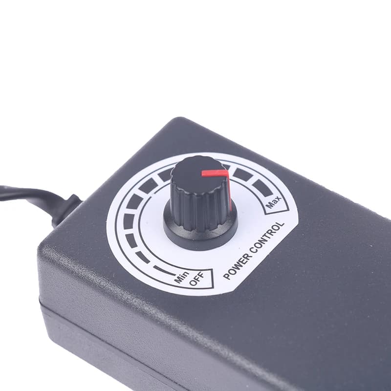 1 pz Adattatore Regolabile ON/OFF 3V-12V 2A di tensione 3V 4.5V 5V 6V 7.5V 8V 9V 10V 12V 2A 24W Alimentatore Caricabatterie 5.5mm per Uso Domestico