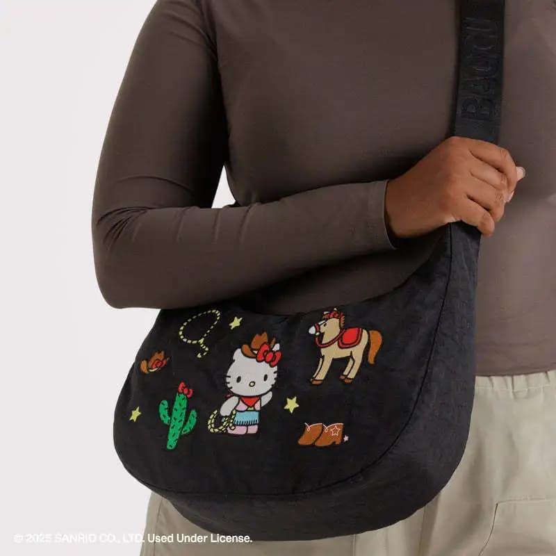 New Sanrio's Shoulder Bag Kawaii HelloKitty Embroidered Diagonal Cross Bag with Removable Shoulder Strap Cute Girl Dumpling Bag