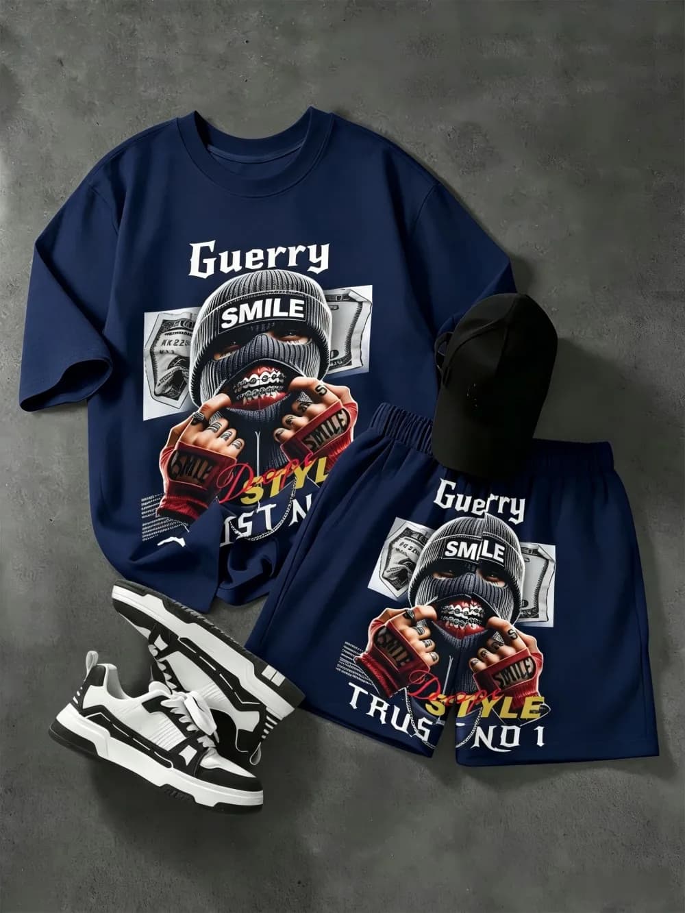 Completo estivo da uomo americano con stampa, comodo e traspirante, composto da t-shirt girocollo e pantaloncini con coulisse, ideale per lo streetwear all'aperto.