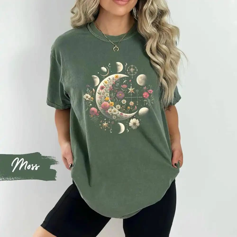 T-shirt con fasi lunari celesti, top Boho con fiori selvatici e zodiaco, top grafico con luna Witchcore, regalo floreale mistico lunare, maglietta astrologica