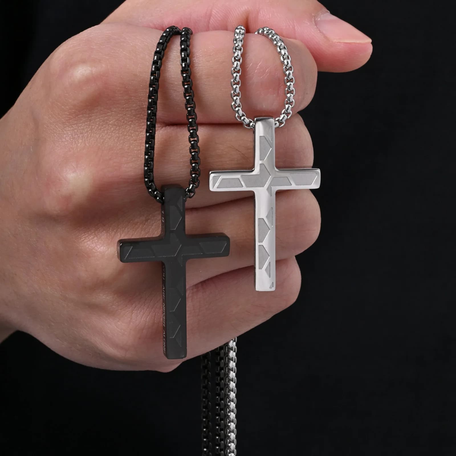 Collana con ciondolo a croce Vnox per uomo e donna, catena a maglia quadrata in acciaio inossidabile colore nero e argento, regalo di gioielli religiosi cristiani alla moda