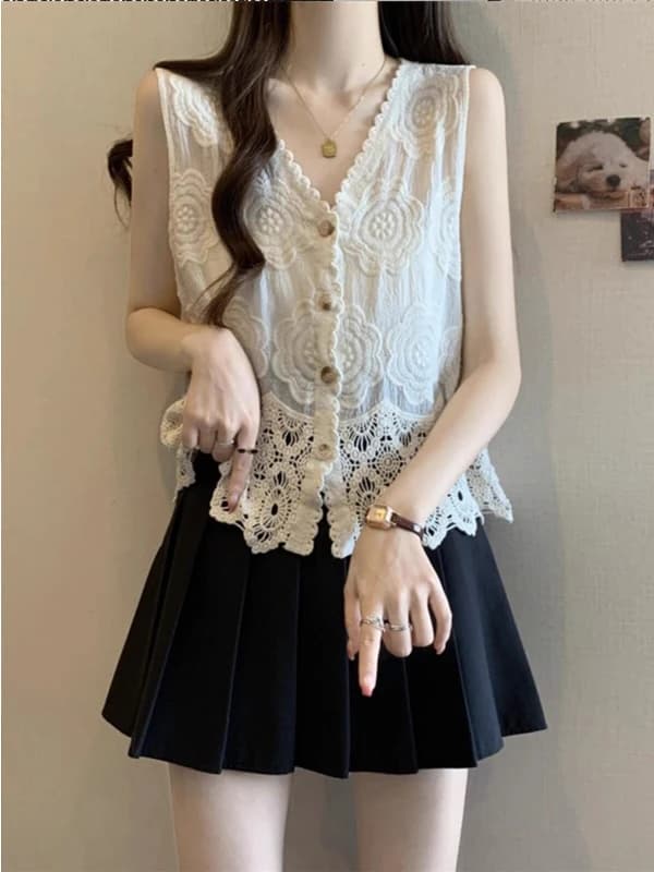 Elegant V-Neck Embroidered Lace Trim Hollow out Tank Top Women's Summer Outerwear Fashionable Layering Top Korean Style