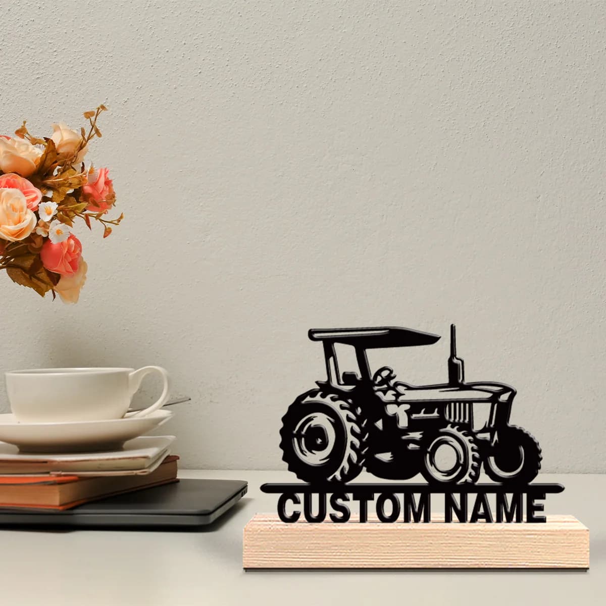 Statua in Metallo Personalizzata a Forma di Trattore con Base in Legno, Decorazione da Tavolo, Regalo Perfetto per San Valentino