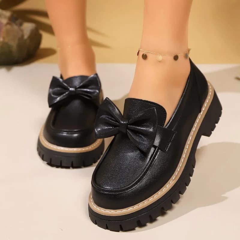 Mocassini slip-on con fondo spesso e nodo a farfalla da donna in stile britannico Scarpe casual con punta tonda Mocassini da donna in tinta unita