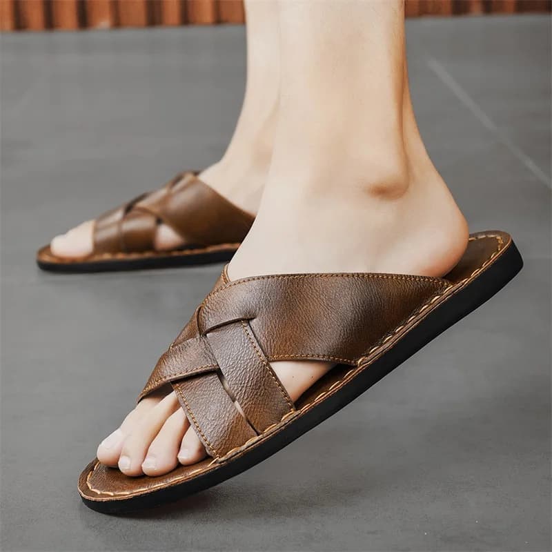 Summer Comfortable Men's Sandas Outdoor Slippers Beach Shoes Breathable Male Slides All-match Half Drag Lazy Flats New Sandaly