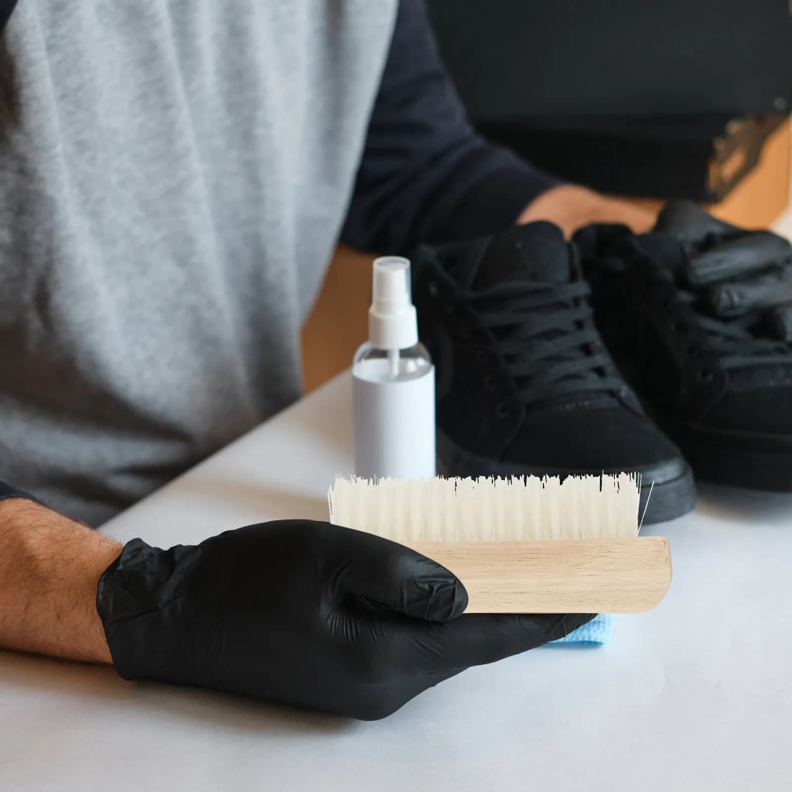 Spazzola per Lavanderia con Setole in Nylon e Manico in Legno Bianco per Giacche Imbottite, Scarpe, Cappelli, Rimozione Macchie