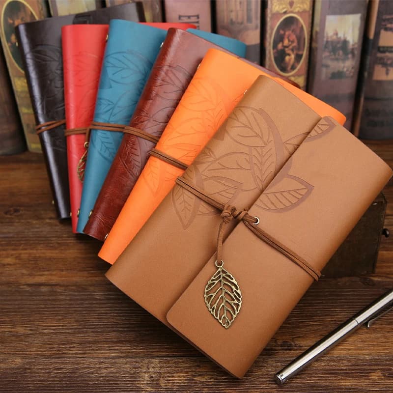 Vintage Embossed Leaf Loose Leaf Notebook Aesthetic Travel Journal Autumn PU Leather Diary Planner With Metal Leaf Pendant