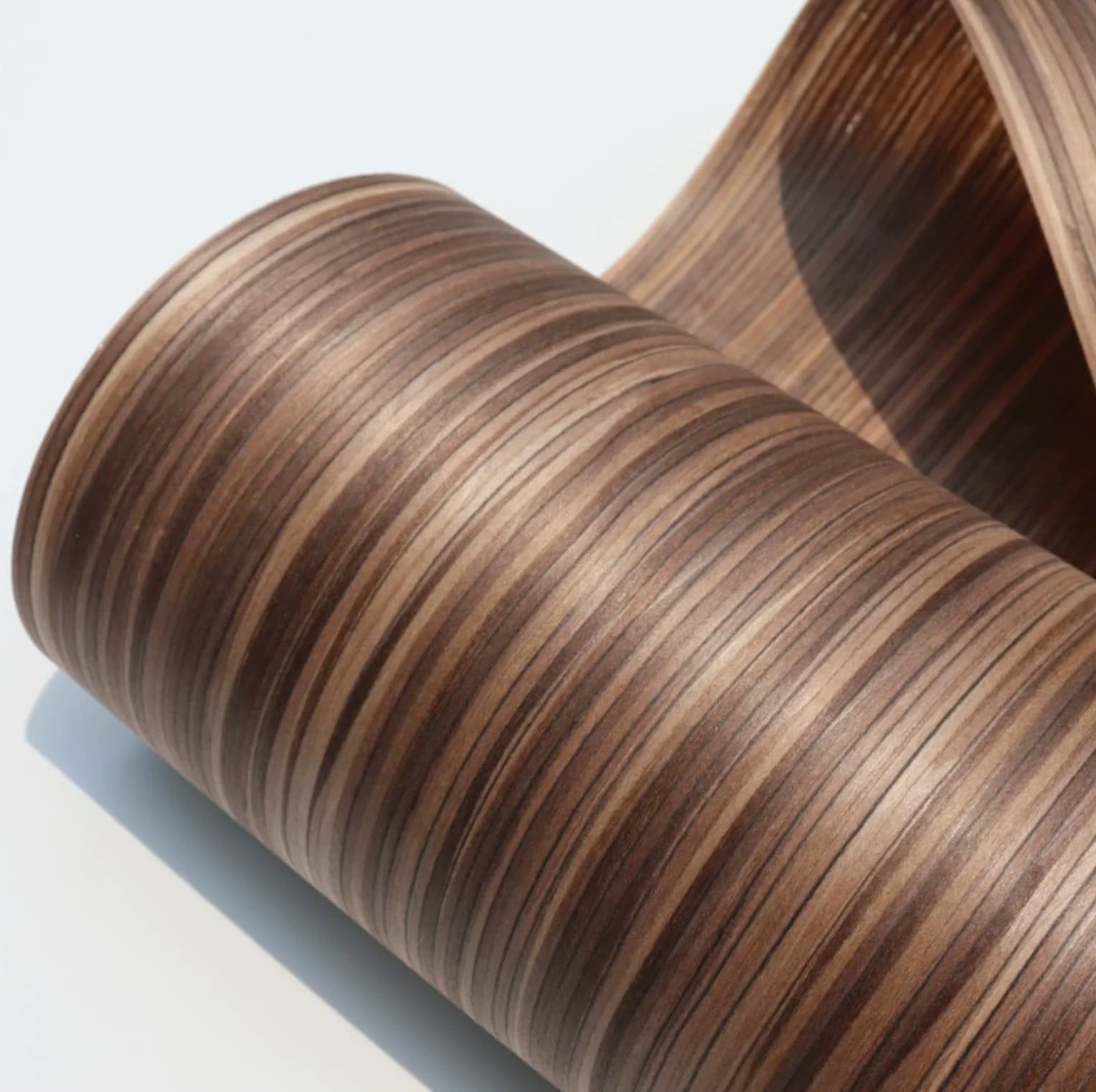 L: 2,5 metri Larghezza: 580 mm T: 0,2 mm Tecnologia Doppio drago Nuvola Sandalo Fogli di impiallacciatura di legno fatti a mano