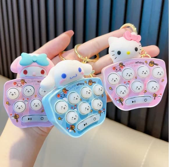 Portachiavi Console di Gioco Anime Sanrio Cinnamoroll Hello Kitty, Mini Gioco Whack-A-Mole Portatile Melody Kuromi, Portachiavi Antistress, Regali