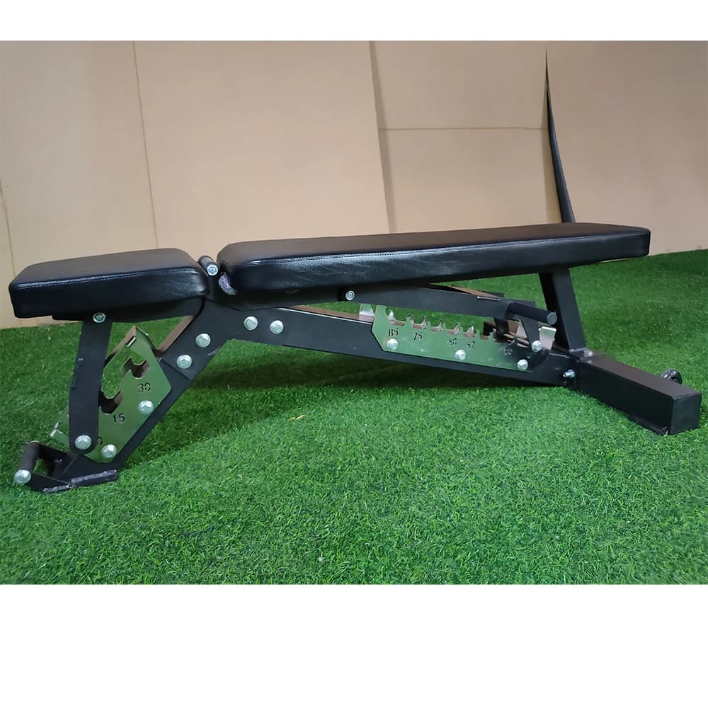Commercial equipment: Adjustable bench Inclineable and Plant for Lifting Weights and Exercises with Manubri