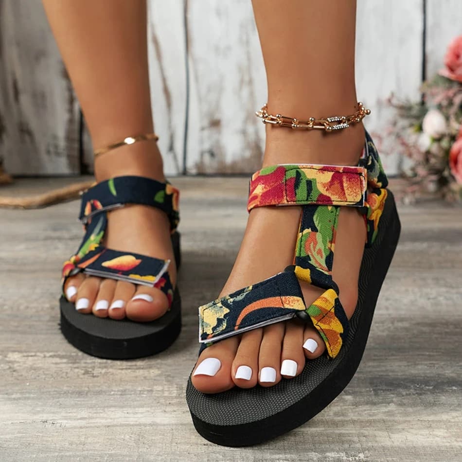 Estate 2025 nuove scarpe da donna: sandali con suola spessa, scarpe da donna in velcro color block, sandali da spiaggia casual con suola morbida