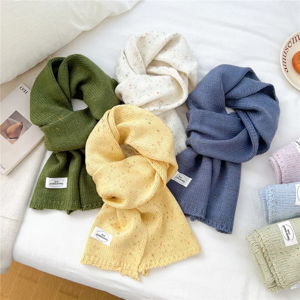 Women's knitted scarf that illuminates skin tone, warm and versatile wool winter heater