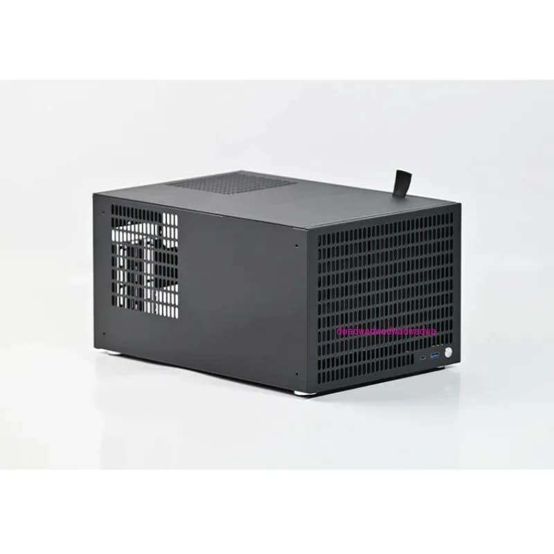 Chassis NAS B10 a 10 Bay con Alimentatore ATX e PCIe Full Height per Server di Archiviazione AIO Synology, Raffreddamento Industriale Silenzioso