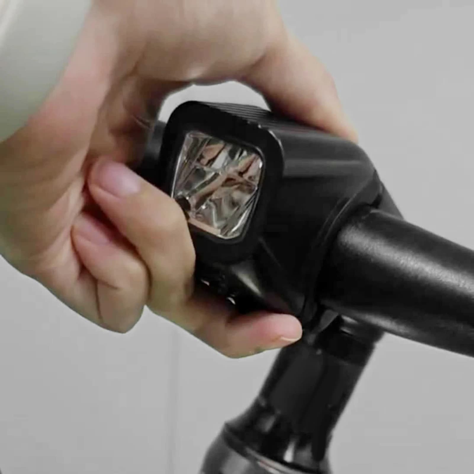 IPX5 Quick Release Rechargeable Bike Headlight Type C LED Bike Lights For Night Driving Suitable for Kids or Adults