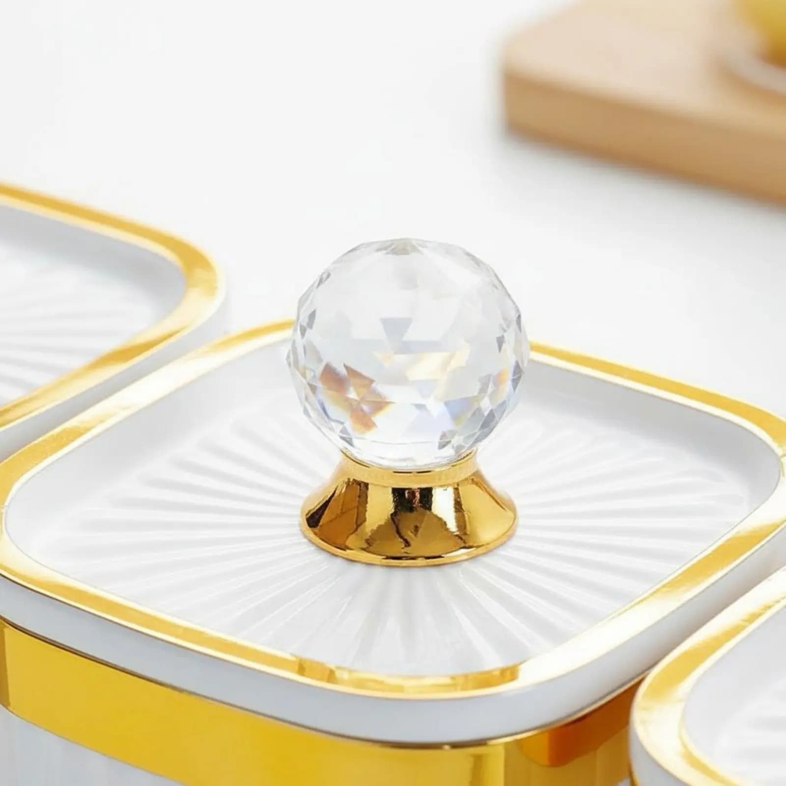 Set di Contenitori per Spezie da Cucina in Materiale Alimentare con Finiture Dorate, Barattoli per Condimenti con Maniglia in Cristallo per Dispensa