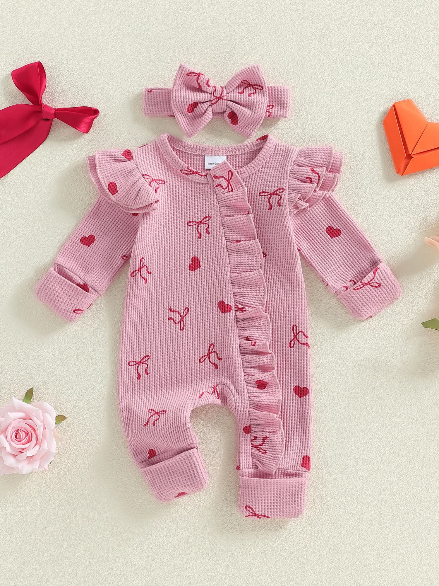 Adorabile bambina con stampa a cuore di San Valentino e fascia per capelli con fiocco abbinato - Simpatico set da 2 pezzi per neonati
