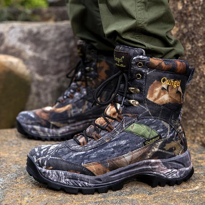 Stivali da lavoro militari alla caviglia alta con mimetica Scarpe da trampolino antiscivolo Stivali da trekking tattici da uomo per avventure all'aria aperta in moto