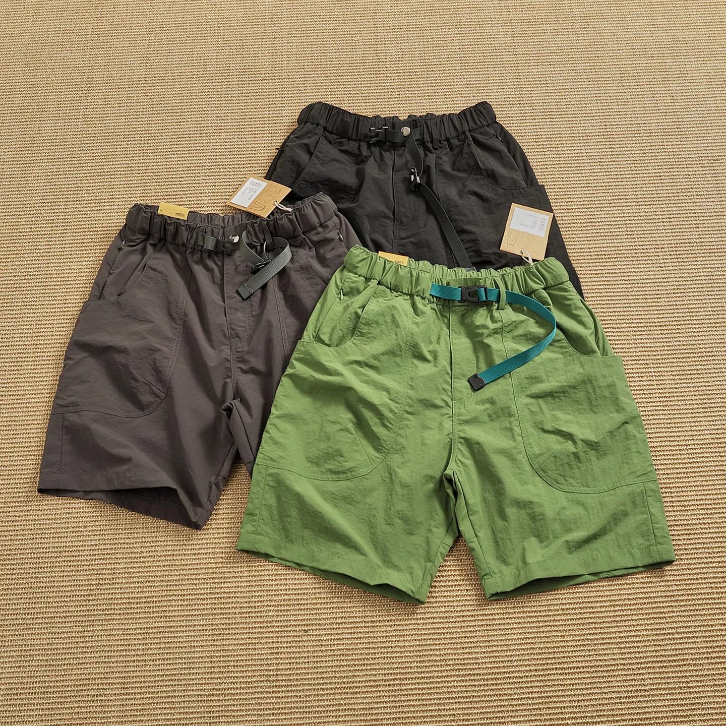 Summer men's quick-drying shorts zipper multi-pocket design breathable buckle belt loose casual casual pants
