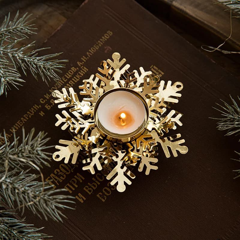 Candelabro Natalizio a Fiocco di Neve Dorato, Decorazioni Natalizie in Metallo, Elegante Portacandele per Decorazioni Festive