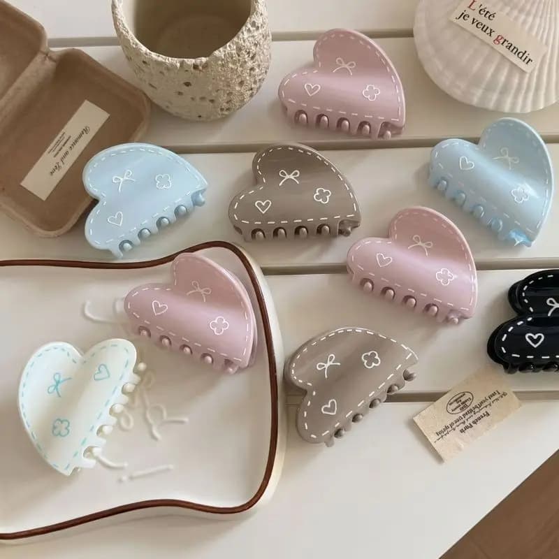 Simple Hair Accessories: Cute Hair Clips, Cream-Colored Fashionable Claw Clips, Updo Clips, and Shark Clips