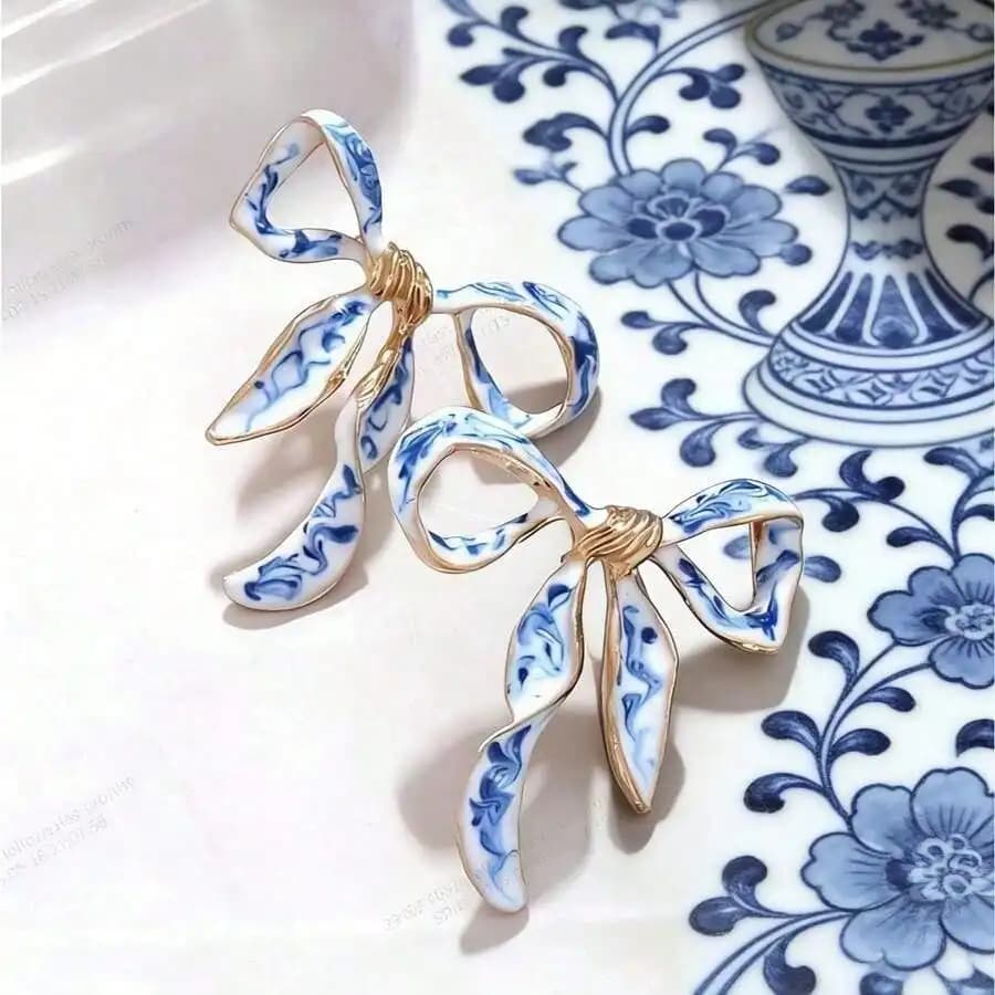 2pcs/Set Vintage Oil Painting Drip Blue & White Porcelain Bow Earrings, Fashionable Enamel Ribbon Earrings For Women
