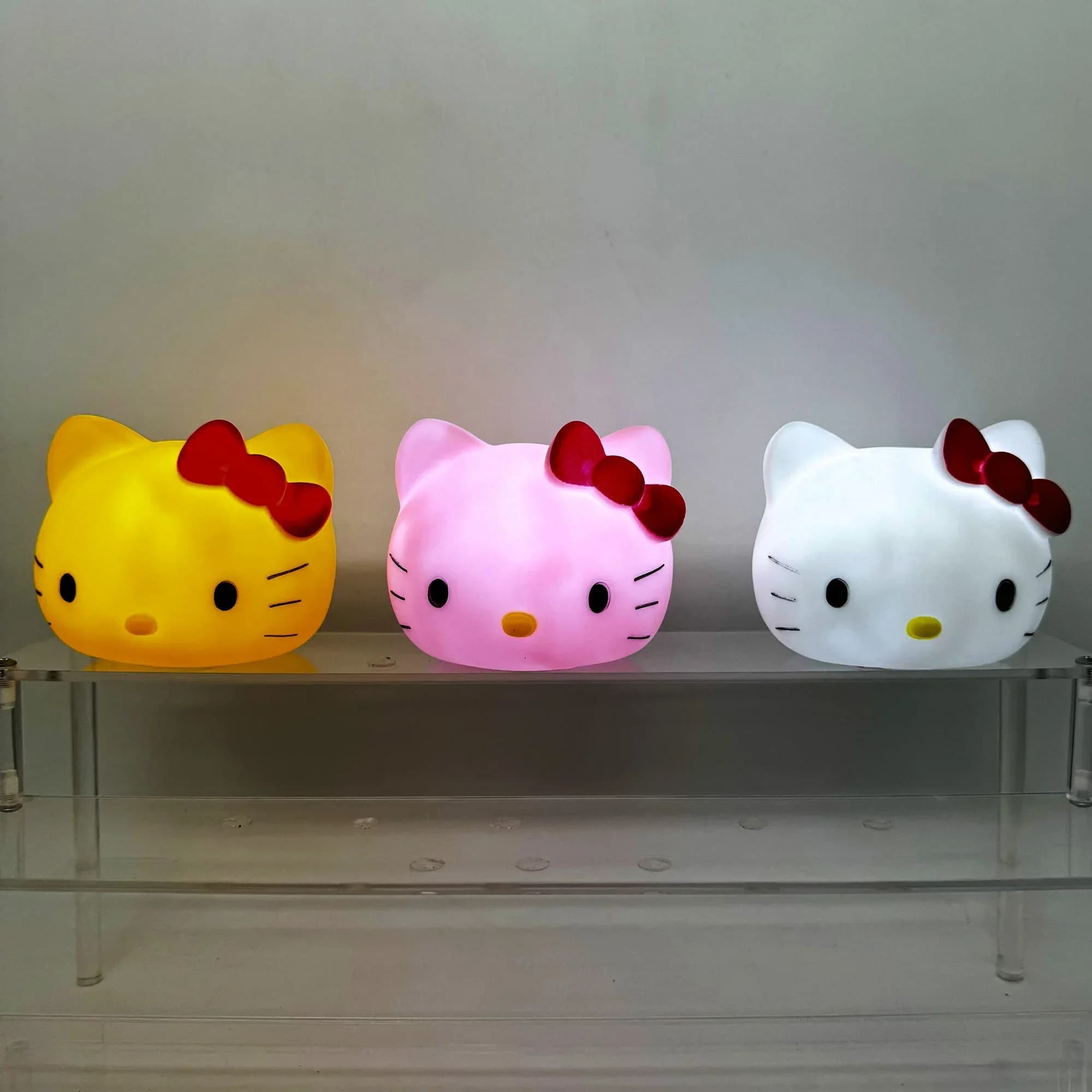 Characters Sanrio Hello Kitty Head LED Night Light Bedroom Desk Decoration Figurina Kawaii with Soft Incandescent Lamp Toy for Kids Gift