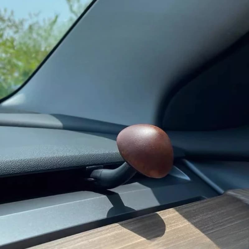 Cute Wooden Mushroom Shaped Car Diffuser Personalized Car Vent Perfume Diffuser Clip for Automotive Interior Decor Men Women