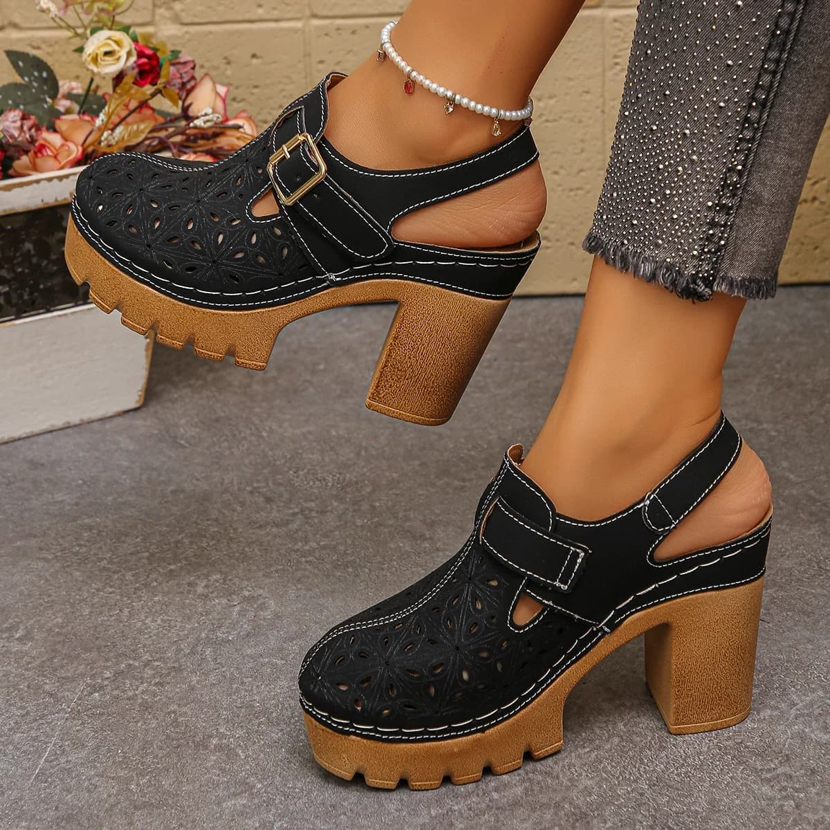 Women's thick heel sandals Summer new sandals with breathable tip quarry in Roman style polyurethane leather for women