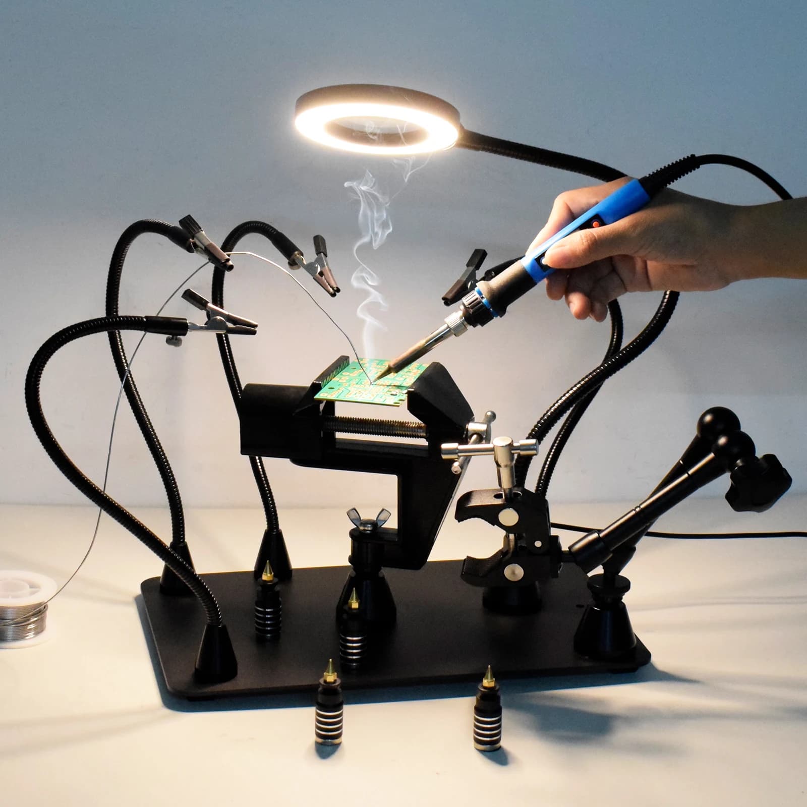NEWACALOX Supporto per PCB di terza mano con braccio flessibile magnetico per saldatura con 360 ° Banco da lavoro per saldatura con supporto per pistola ad aria calda rotante