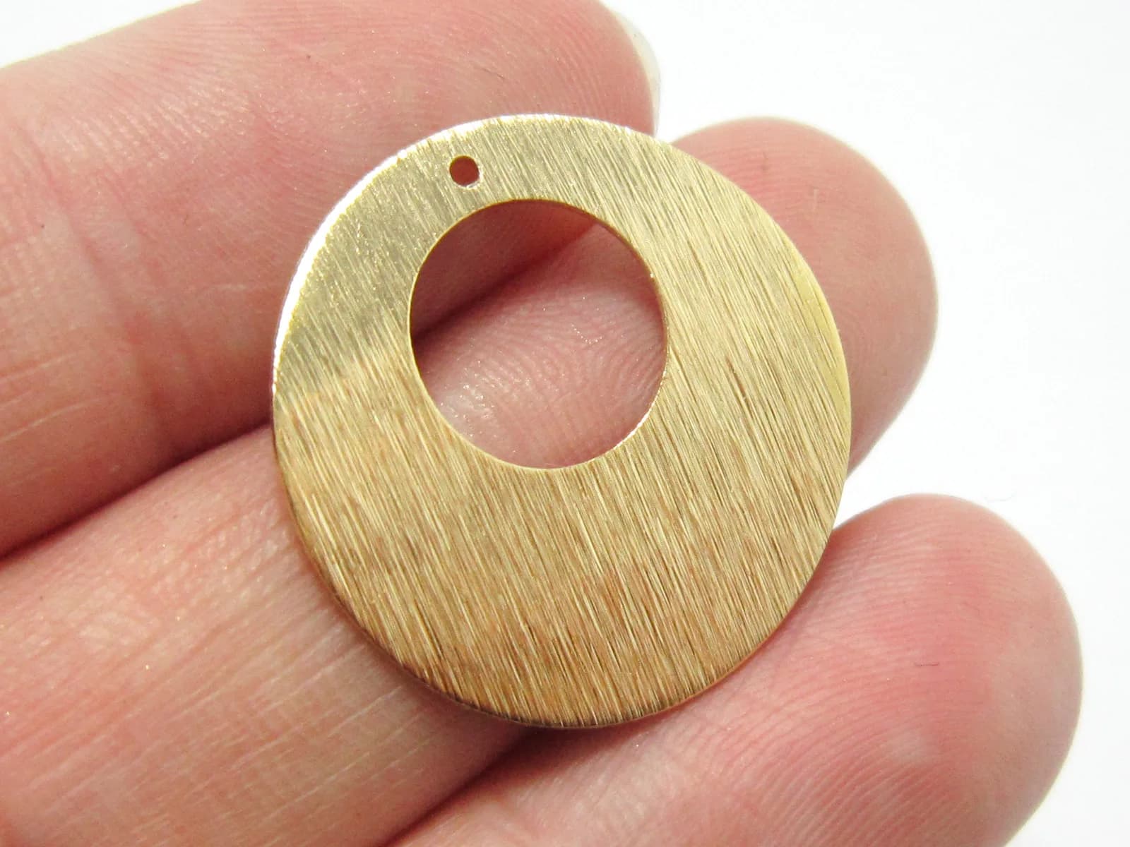 Ciondolo rotondo strutturato da 20 pezzi, ciondolo per orecchini a cerchio rotondo, accessori per orecchini ad arco, 23x22,5 mm, creazione di gioielli -R1323