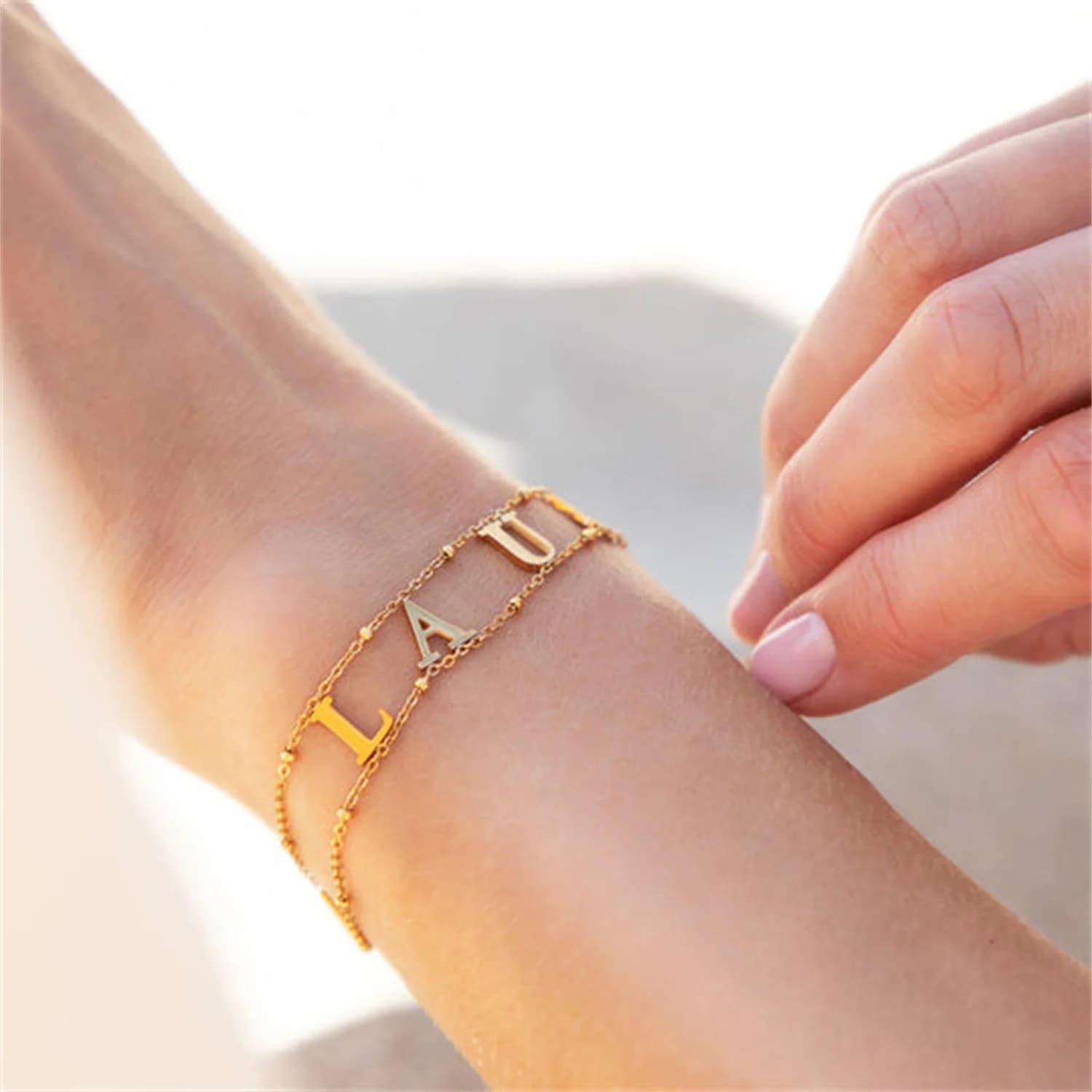 Bracciale con nome personalizzato Doppia catena Bracciale con lettera iniziale separata personalizzata Gioielli in acciaio inossidabile Regalo squisito per le donne