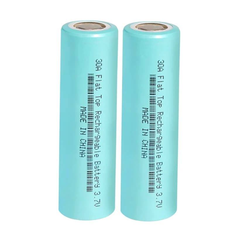 Skywolfeye Confezione da 2 batterie al litio ricaricabili da 3,7 V 30 A 2600 mAh Batteria a sommità piatta per torcia a LED