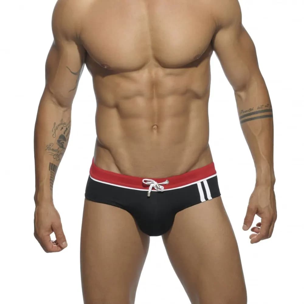 Costume da bagno di marca Slip da bagno Push-Up Vita bassa Intimo confortevole Mutandine casual traspiranti Costume da surf maschile da uomo