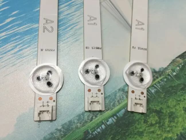3 pz/set 630mm * 12mm 7/8leds A1A2 Retroilluminazione A LED Lampade Strisce per 32 "ROW2.1 Rev0.9 TV 6916L-1106A/1105A/11204/1205 100% Nuovo